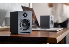 Nâng cấp âm thanh cho góc làm việc với Klipsch ProMedia 2.1 Bluetooth